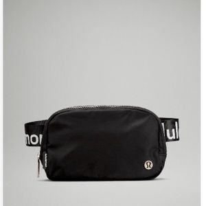 Everywhere Belt Bag 1L